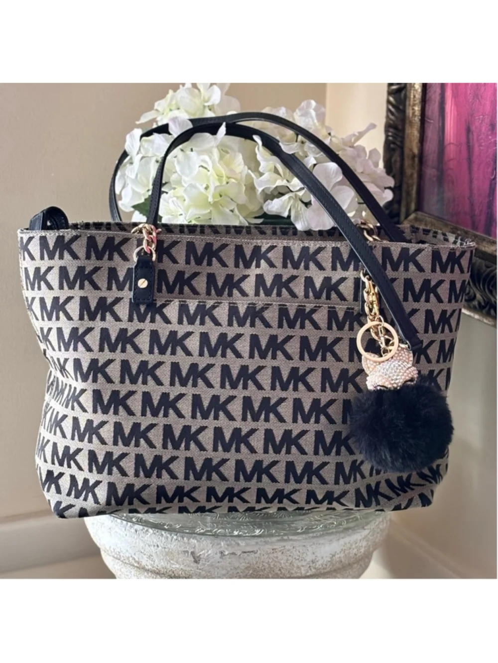 MICHAEL MICHAEL KORS MEDIUM JET SET CHAIN TOTE IN LIKE NEW CONDITION
